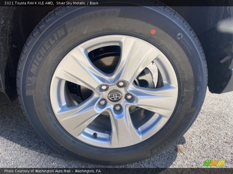 Silver Sky Metallic / Black 2021 Toyota RAV4 XLE AWD