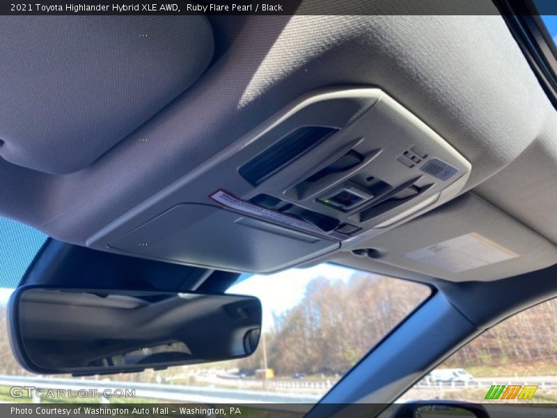 Ruby Flare Pearl / Black 2021 Toyota Highlander Hybrid XLE AWD
