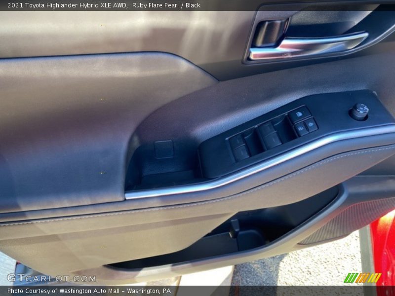Ruby Flare Pearl / Black 2021 Toyota Highlander Hybrid XLE AWD