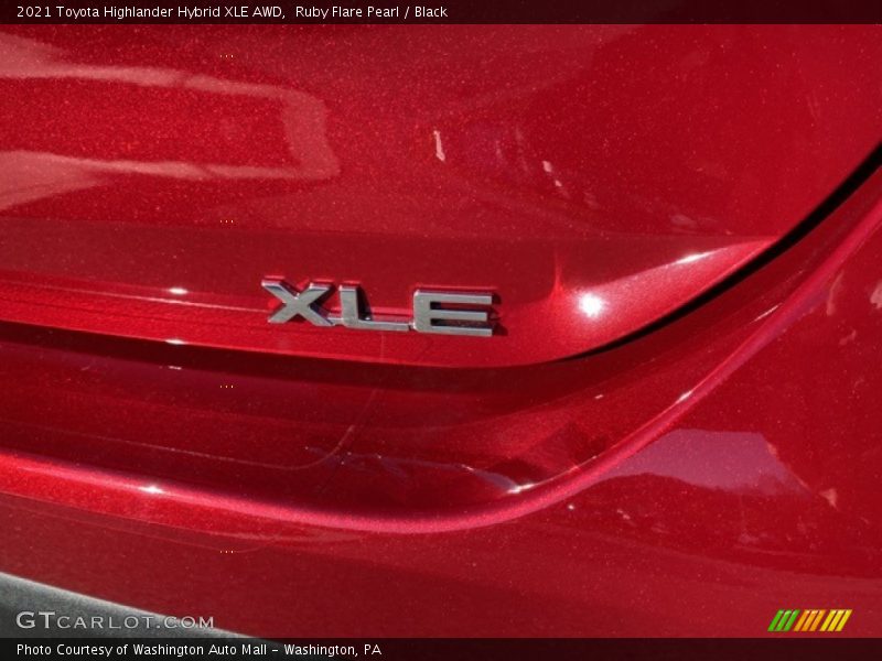 Ruby Flare Pearl / Black 2021 Toyota Highlander Hybrid XLE AWD