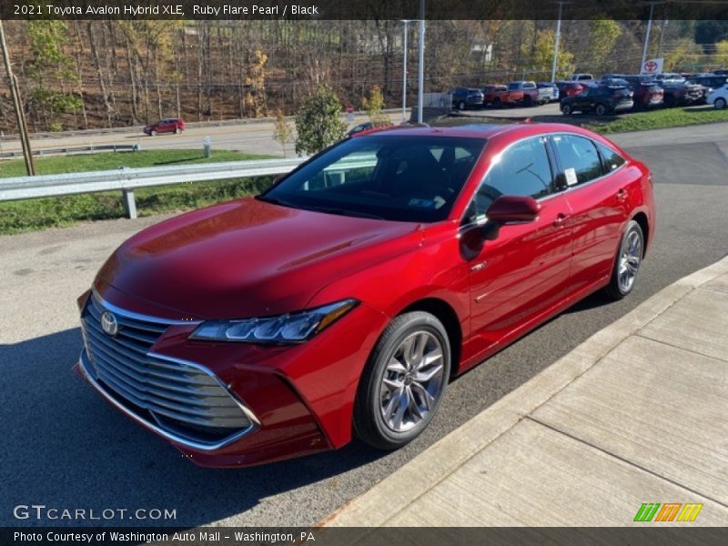 Front 3/4 View of 2021 Avalon Hybrid XLE