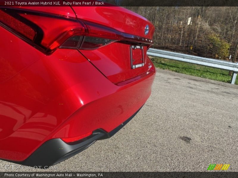 Ruby Flare Pearl / Black 2021 Toyota Avalon Hybrid XLE