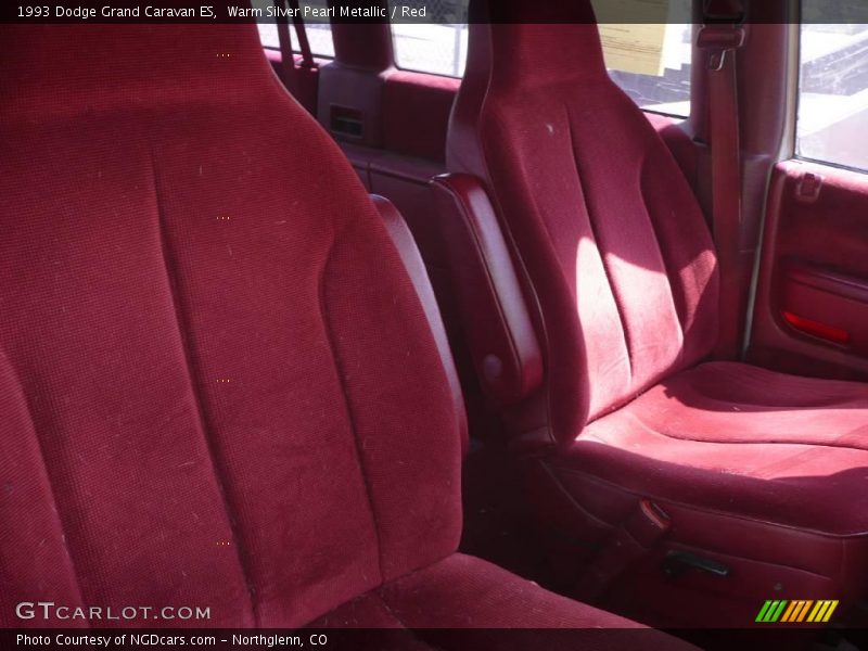 Warm Silver Pearl Metallic / Red 1993 Dodge Grand Caravan ES