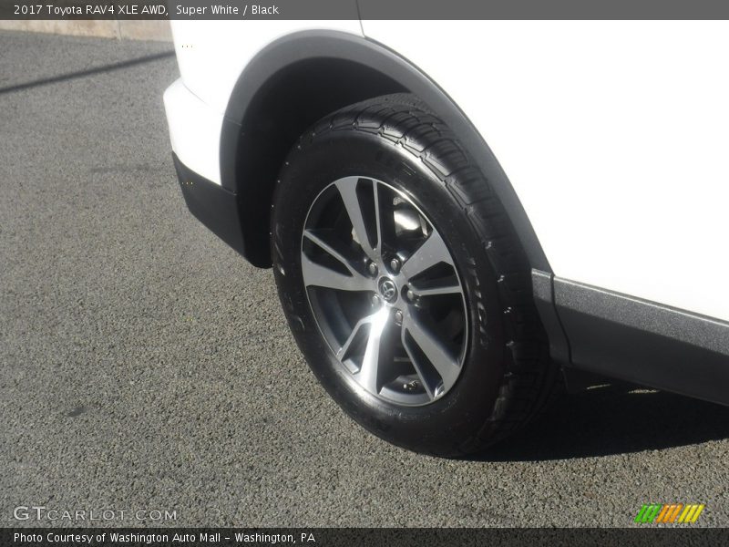 Super White / Black 2017 Toyota RAV4 XLE AWD