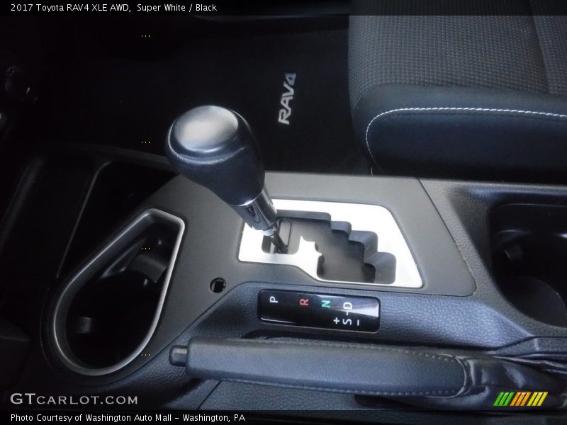 Super White / Black 2017 Toyota RAV4 XLE AWD