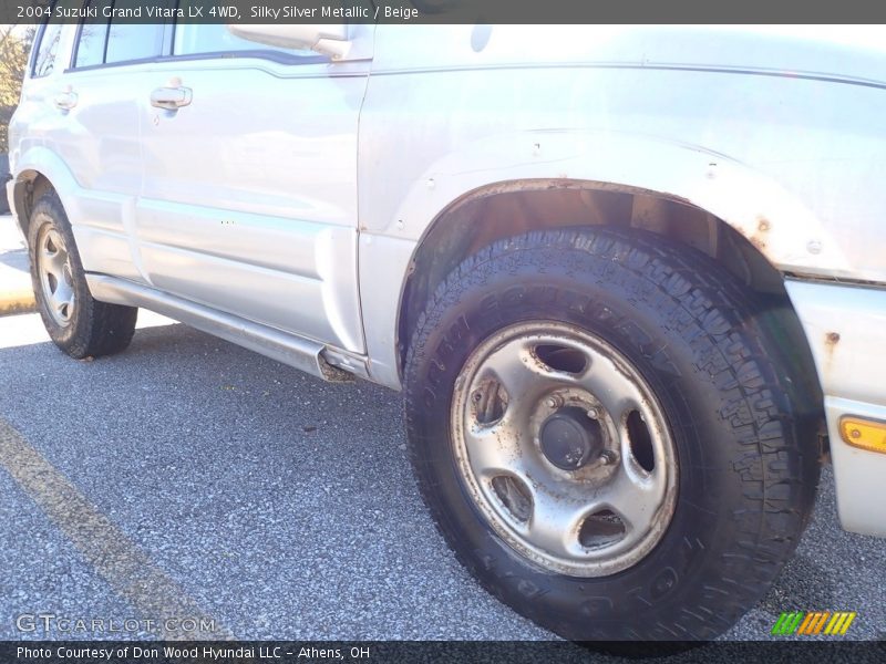 Silky Silver Metallic / Beige 2004 Suzuki Grand Vitara LX 4WD