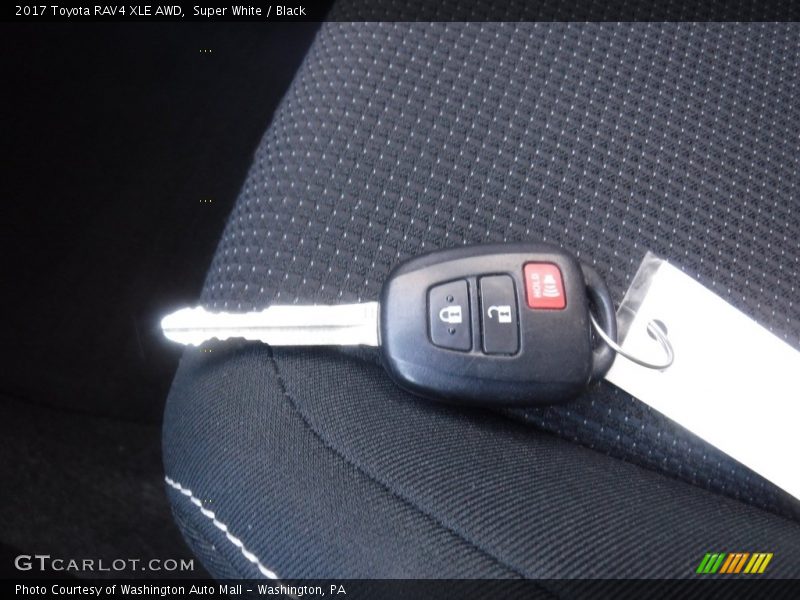 Super White / Black 2017 Toyota RAV4 XLE AWD
