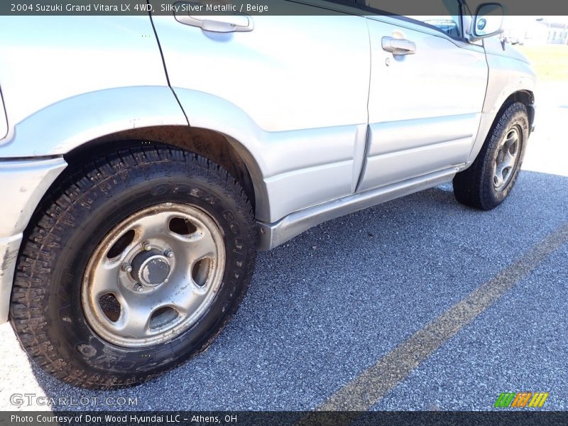 Silky Silver Metallic / Beige 2004 Suzuki Grand Vitara LX 4WD