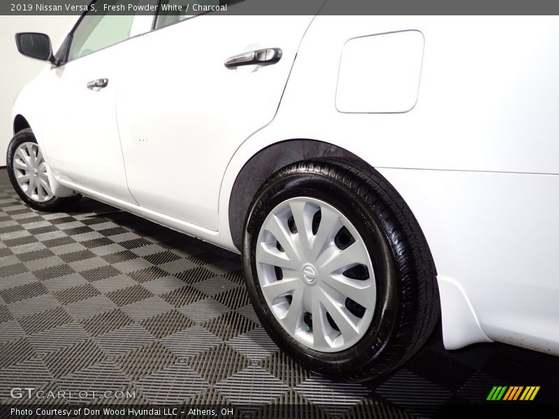 Fresh Powder White / Charcoal 2019 Nissan Versa S