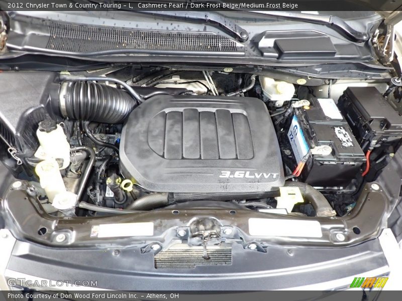 Cashmere Pearl / Dark Frost Beige/Medium Frost Beige 2012 Chrysler Town & Country Touring - L