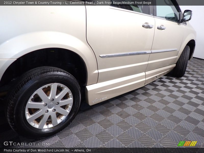 Cashmere Pearl / Dark Frost Beige/Medium Frost Beige 2012 Chrysler Town & Country Touring - L