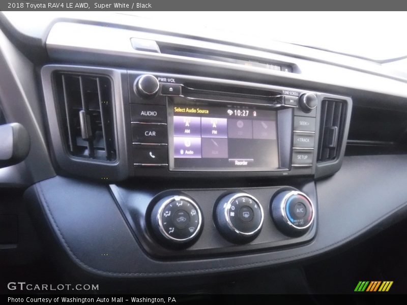 Super White / Black 2018 Toyota RAV4 LE AWD