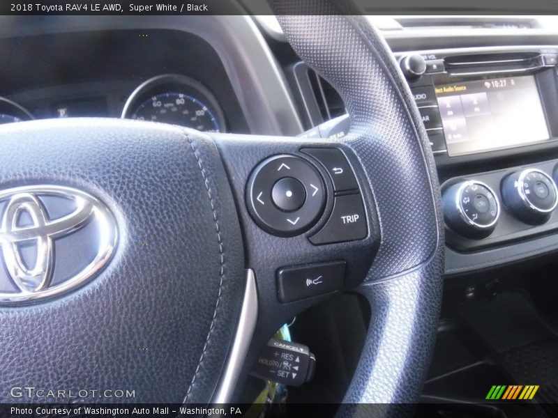 Super White / Black 2018 Toyota RAV4 LE AWD