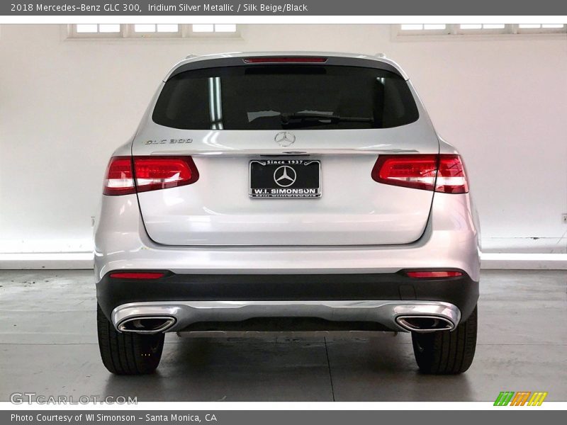 Iridium Silver Metallic / Silk Beige/Black 2018 Mercedes-Benz GLC 300