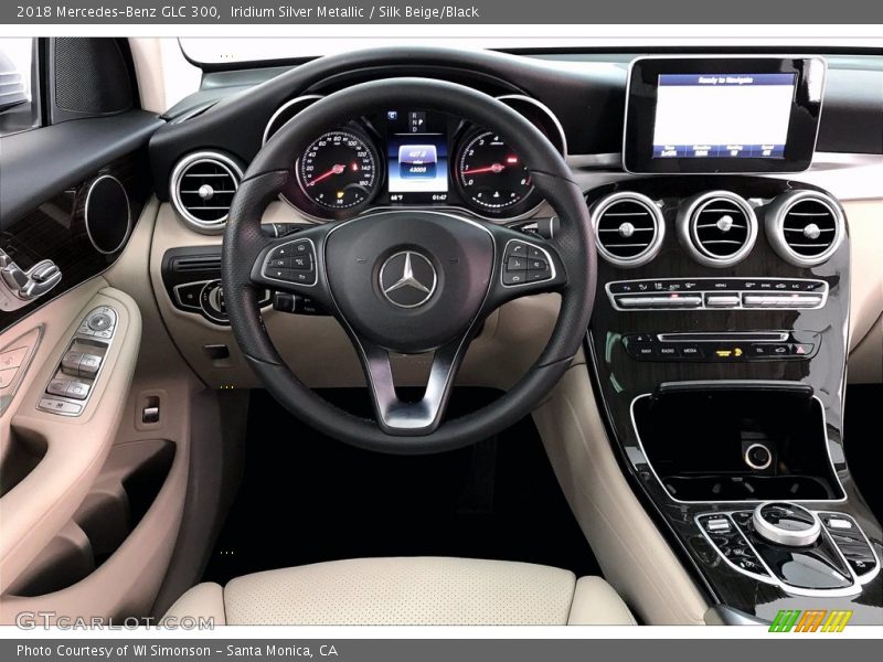 Iridium Silver Metallic / Silk Beige/Black 2018 Mercedes-Benz GLC 300