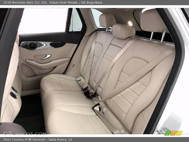Iridium Silver Metallic / Silk Beige/Black 2018 Mercedes-Benz GLC 300