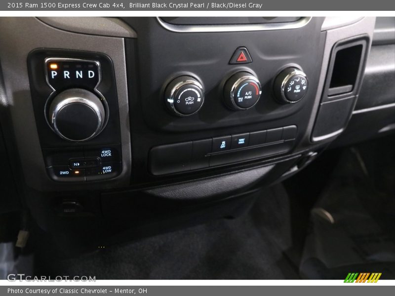 Controls of 2015 1500 Express Crew Cab 4x4