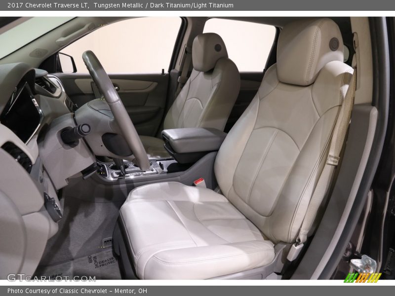 Tungsten Metallic / Dark Titanium/Light Titanium 2017 Chevrolet Traverse LT