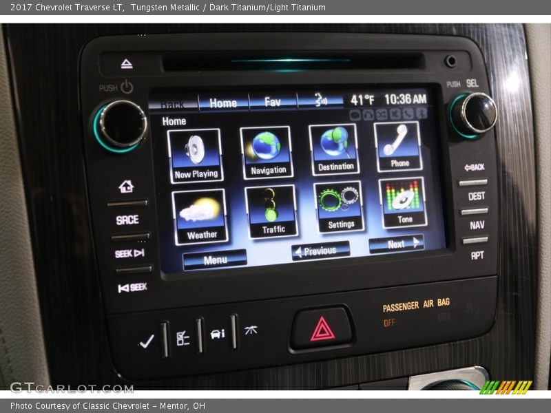 Tungsten Metallic / Dark Titanium/Light Titanium 2017 Chevrolet Traverse LT