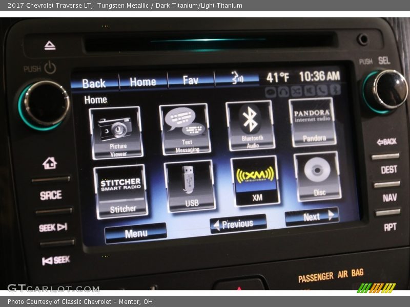 Tungsten Metallic / Dark Titanium/Light Titanium 2017 Chevrolet Traverse LT