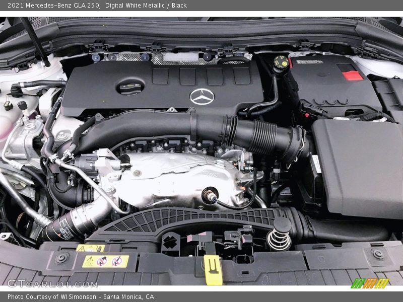 Digital White Metallic / Black 2021 Mercedes-Benz GLA 250