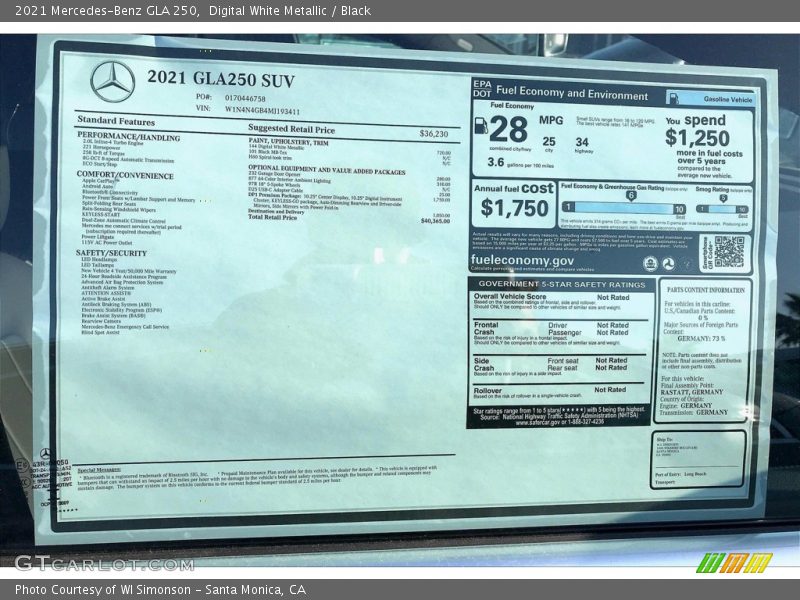 Digital White Metallic / Black 2021 Mercedes-Benz GLA 250