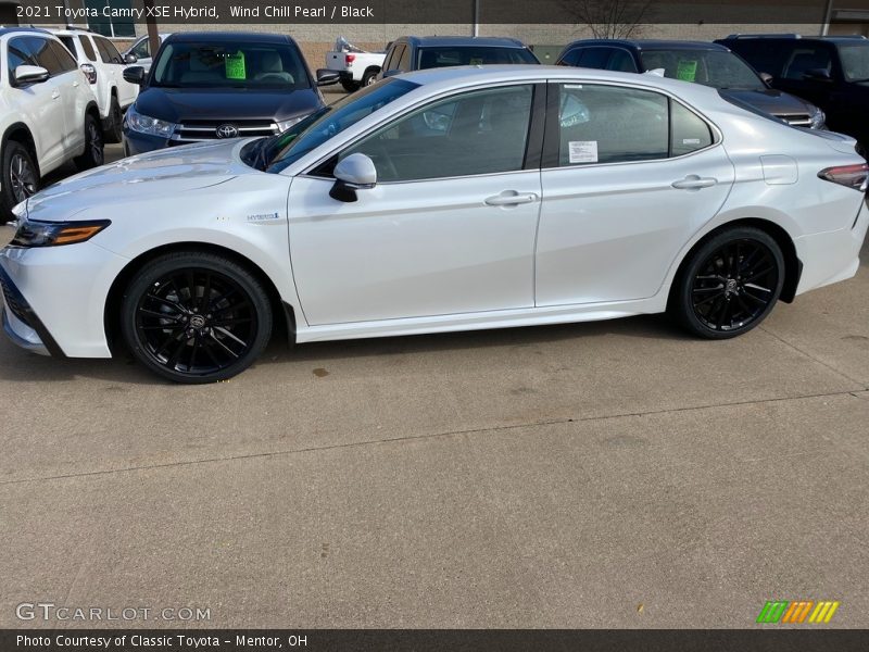 Wind Chill Pearl / Black 2021 Toyota Camry XSE Hybrid