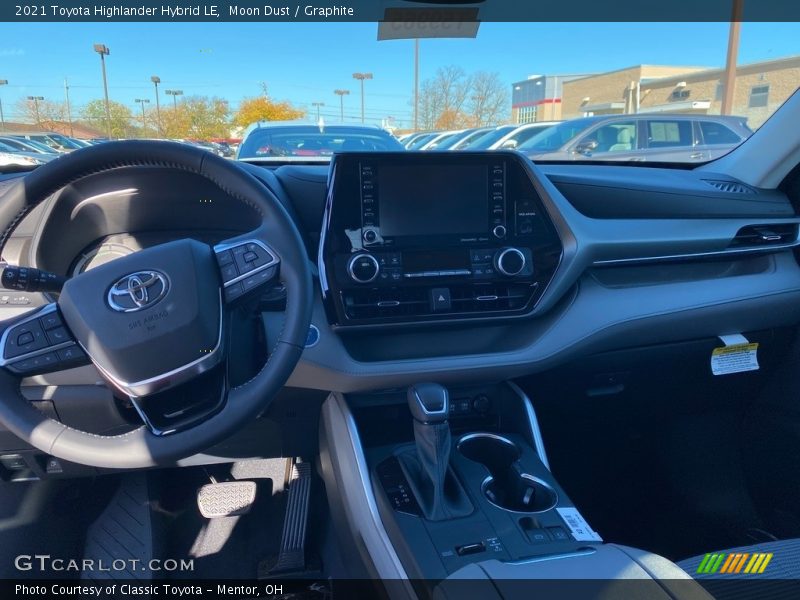 Moon Dust / Graphite 2021 Toyota Highlander Hybrid LE