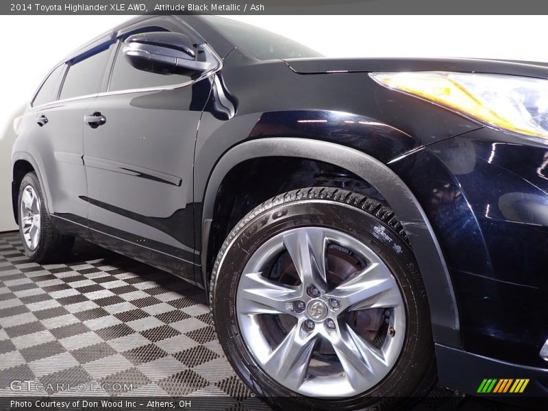Attitude Black Metallic / Ash 2014 Toyota Highlander XLE AWD