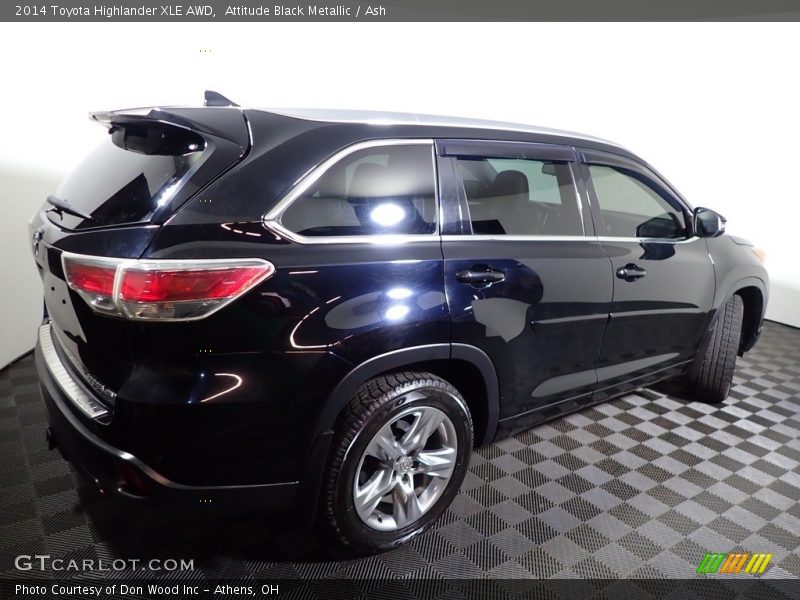 Attitude Black Metallic / Ash 2014 Toyota Highlander XLE AWD