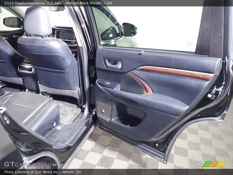 Attitude Black Metallic / Ash 2014 Toyota Highlander XLE AWD