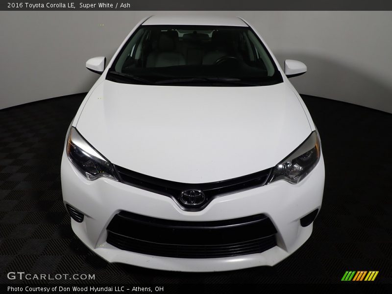 Super White / Ash 2016 Toyota Corolla LE
