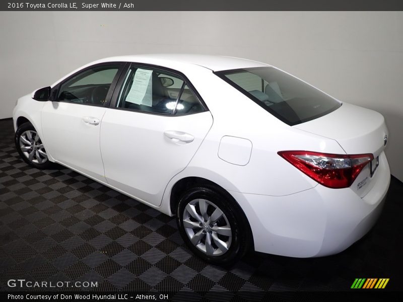 Super White / Ash 2016 Toyota Corolla LE