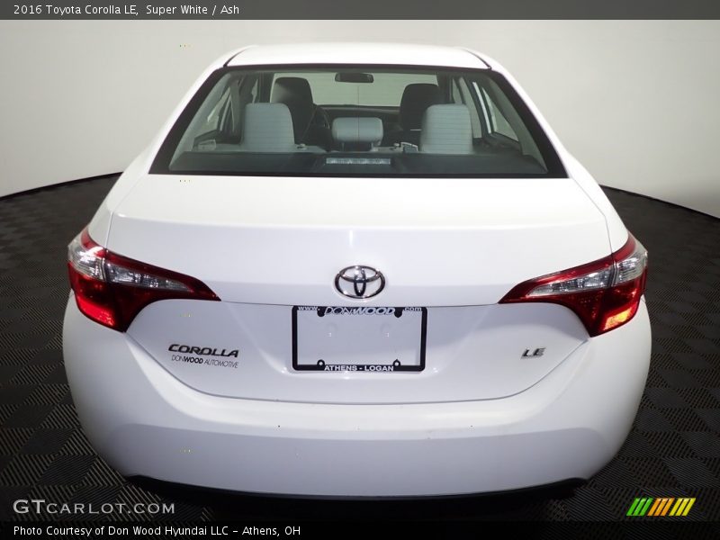 Super White / Ash 2016 Toyota Corolla LE
