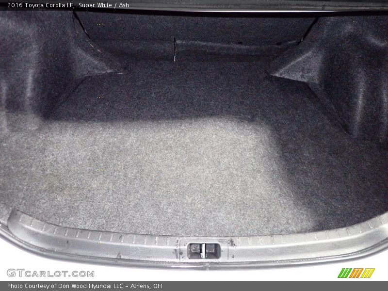 Super White / Ash 2016 Toyota Corolla LE