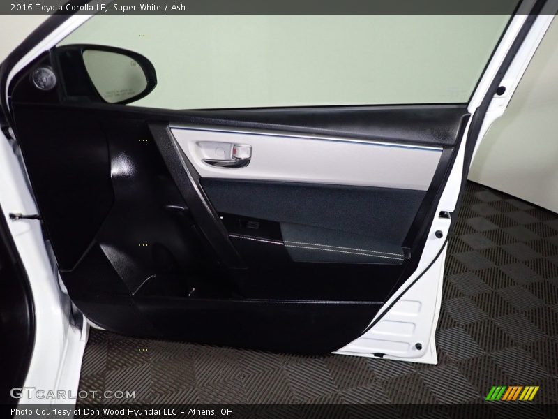 Super White / Ash 2016 Toyota Corolla LE