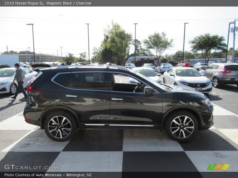 Magnetic Black / Charcoal 2019 Nissan Rogue SL