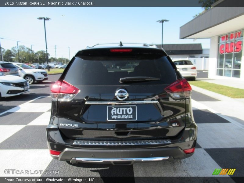 Magnetic Black / Charcoal 2019 Nissan Rogue SL