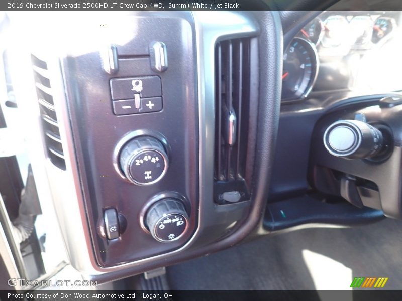 Summit White / Jet Black 2019 Chevrolet Silverado 2500HD LT Crew Cab 4WD
