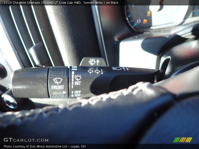 Summit White / Jet Black 2019 Chevrolet Silverado 2500HD LT Crew Cab 4WD