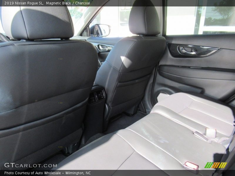 Magnetic Black / Charcoal 2019 Nissan Rogue SL