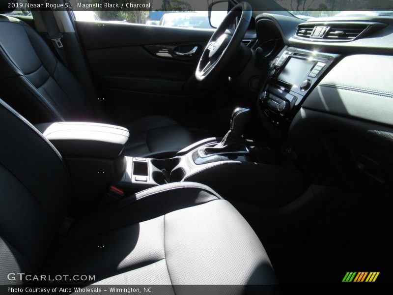 Magnetic Black / Charcoal 2019 Nissan Rogue SL