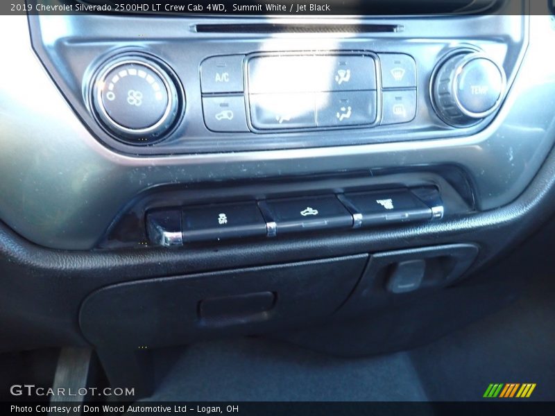 Summit White / Jet Black 2019 Chevrolet Silverado 2500HD LT Crew Cab 4WD