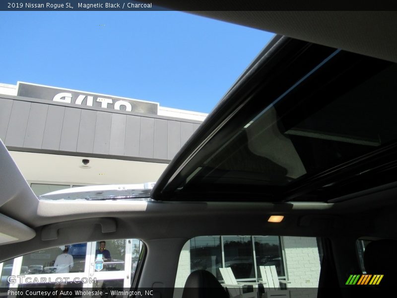 Magnetic Black / Charcoal 2019 Nissan Rogue SL