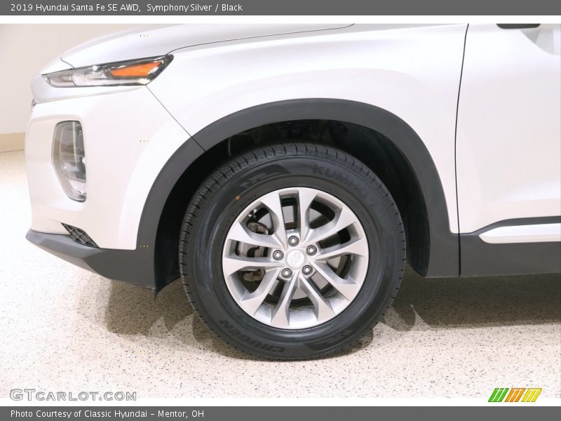Symphony Silver / Black 2019 Hyundai Santa Fe SE AWD