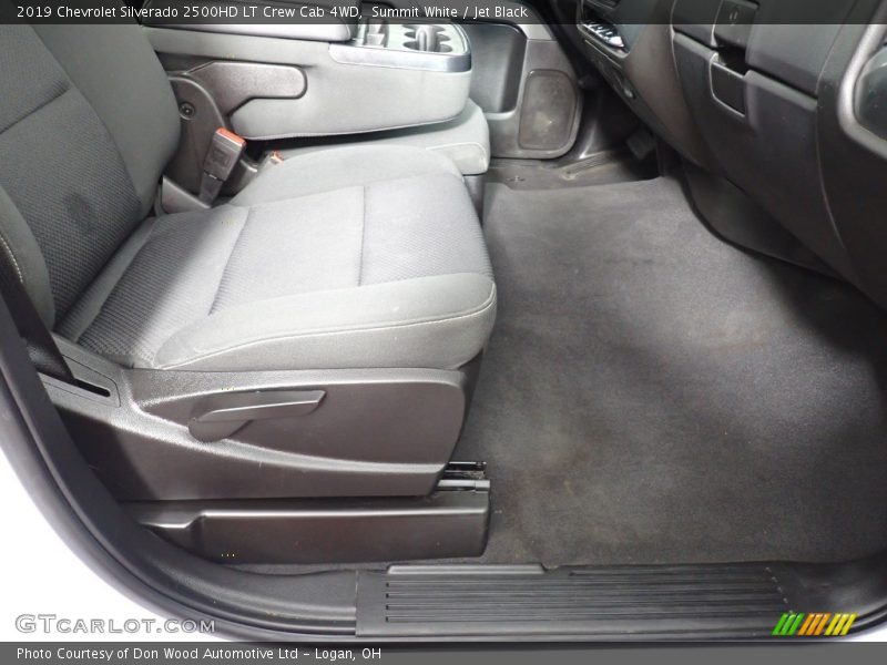 Summit White / Jet Black 2019 Chevrolet Silverado 2500HD LT Crew Cab 4WD