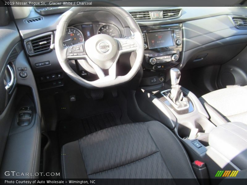 Glacier White / Charcoal 2019 Nissan Rogue SV