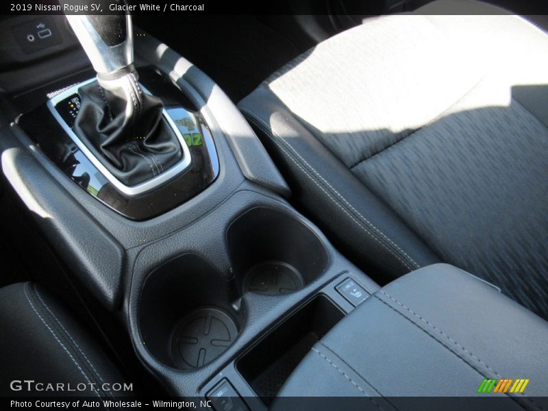 Glacier White / Charcoal 2019 Nissan Rogue SV