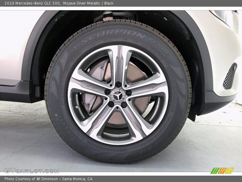 Mojave Silver Metallic / Black 2019 Mercedes-Benz GLC 300