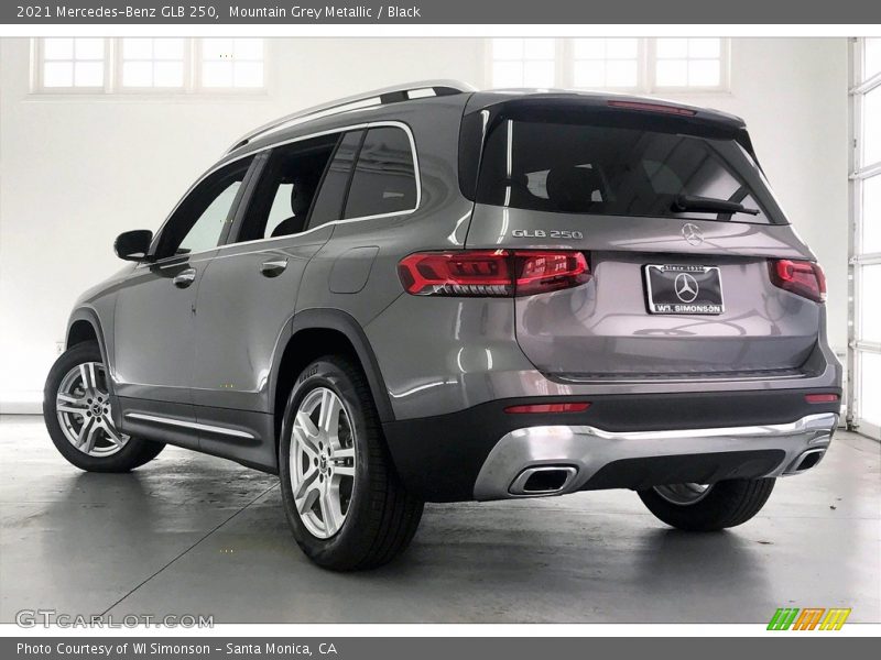 Mountain Grey Metallic / Black 2021 Mercedes-Benz GLB 250